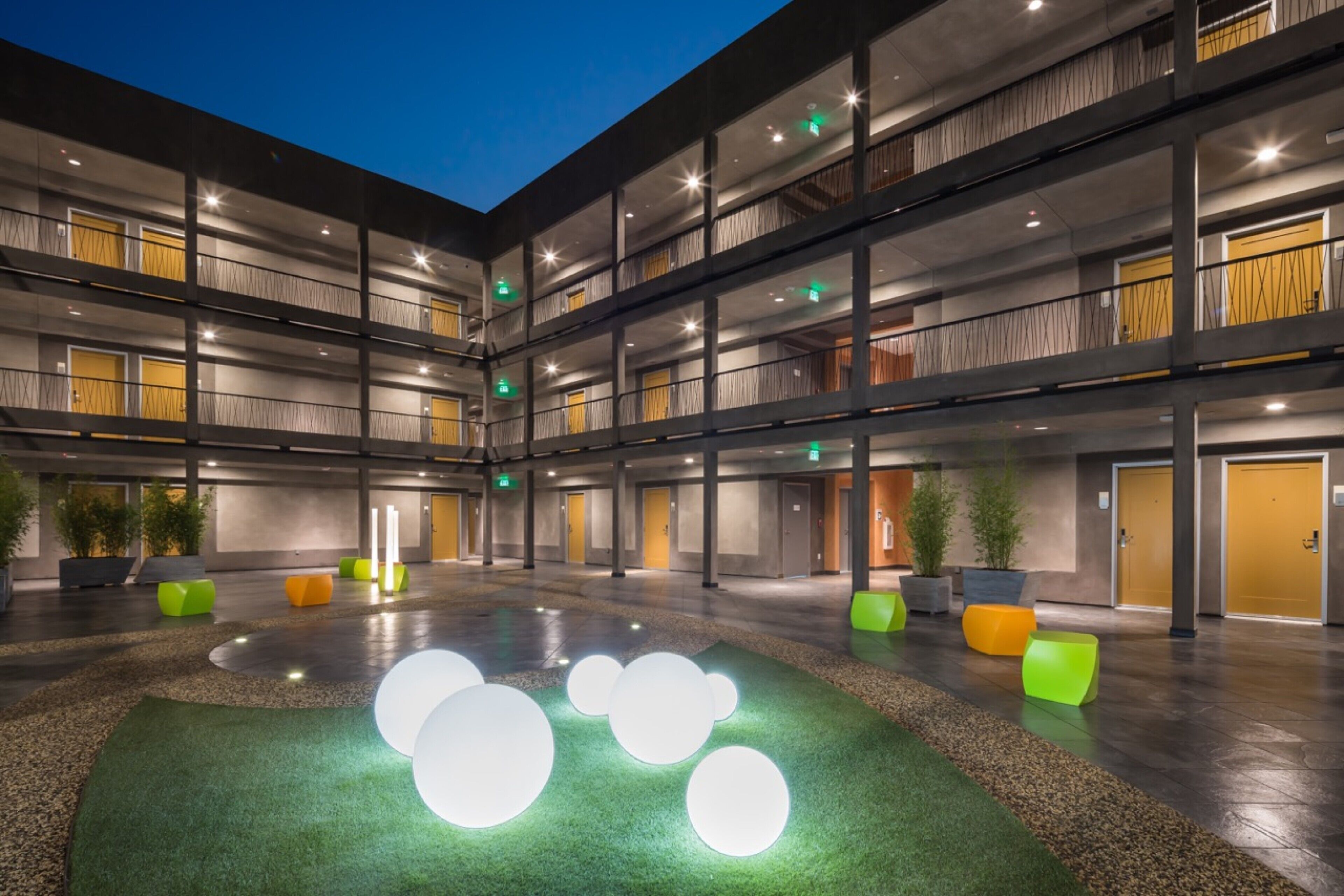 Udsigt til gårdsplads