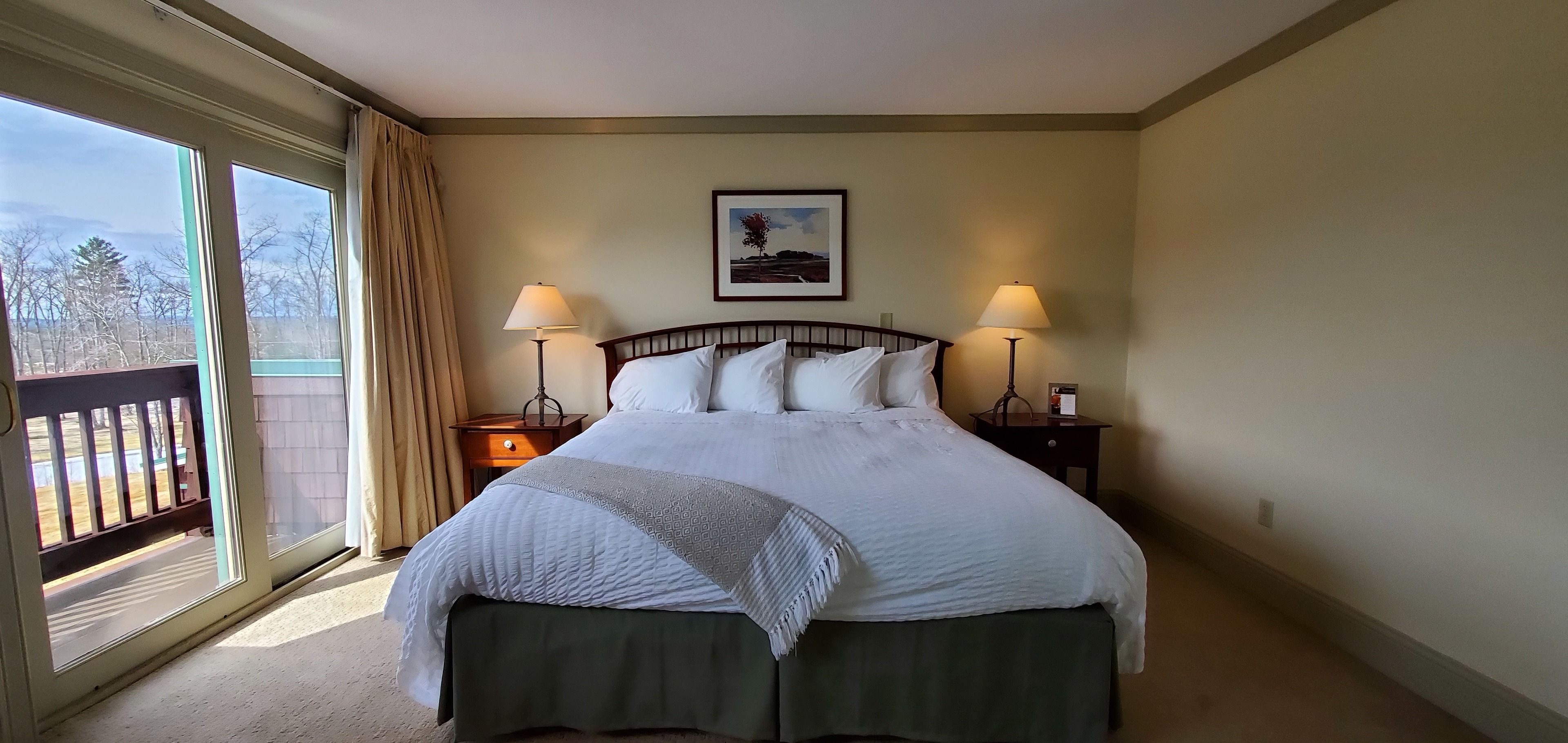 room, 1 king bed | desk, iron/ironing board, cots/infant beds, rollaway beds