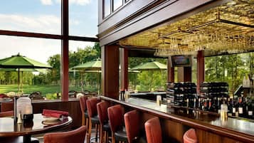 2 bars/lounges, sports bar