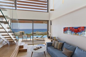 Deluxe Duplex Suite Swim Up Sea View (Residences Area) | Tallelokero huoneessa, työpöytä, pimennysverhot, ilmainen Wi-Fi
