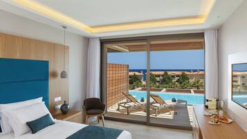 Deluxe Double Room Swim Up Side Sea View (Residences Area) | In-room safe, desk, blackout drapes, free WiFi