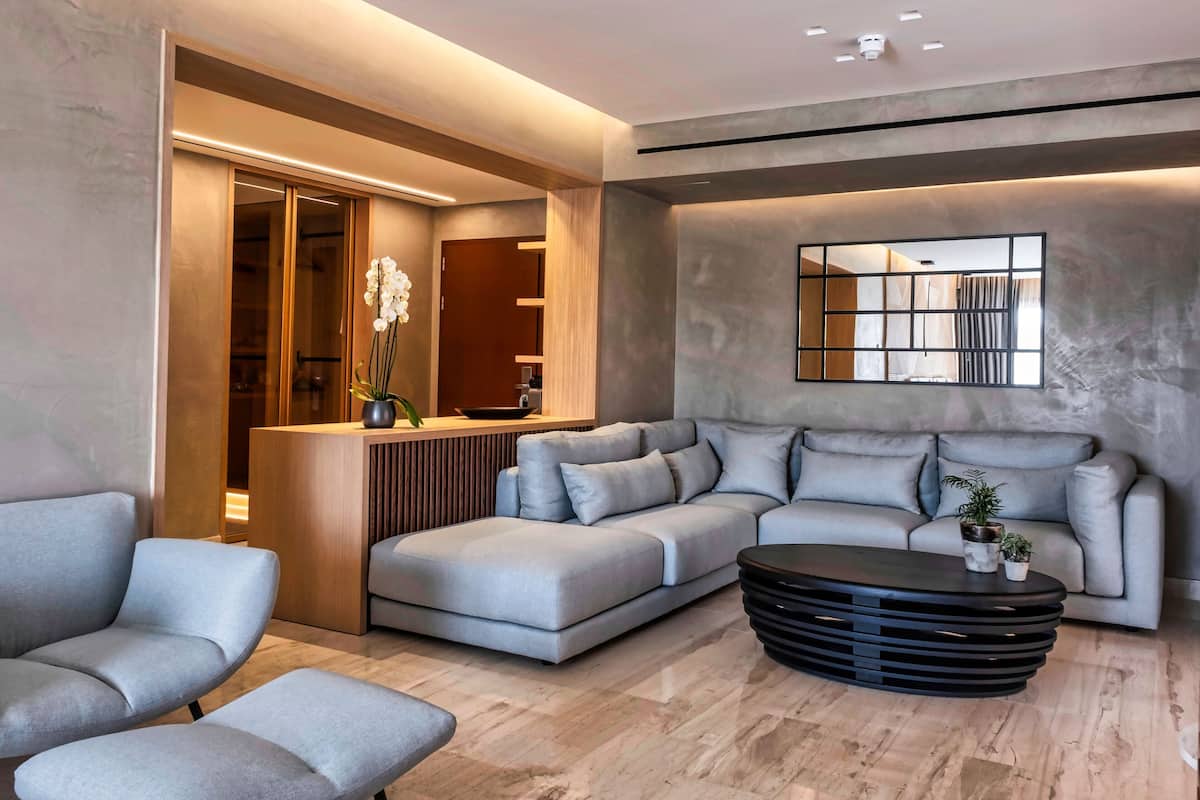Suite with Private Pool | Living area