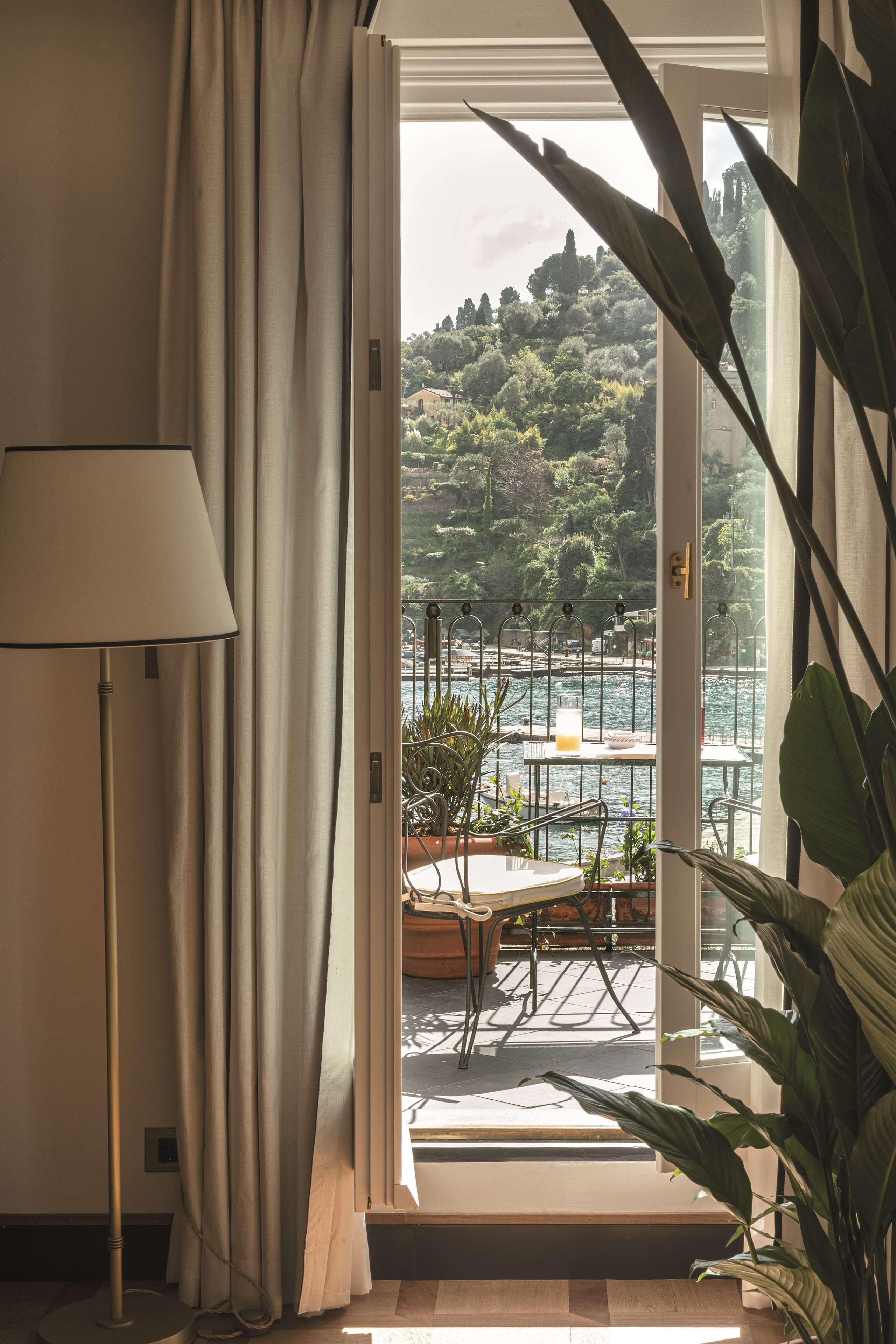Suite, Balcony, Sea View | Down comforters, minibar, in-room safe, individually furnished