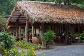 Reception - Keinnara Hpa An (Hpa-An)