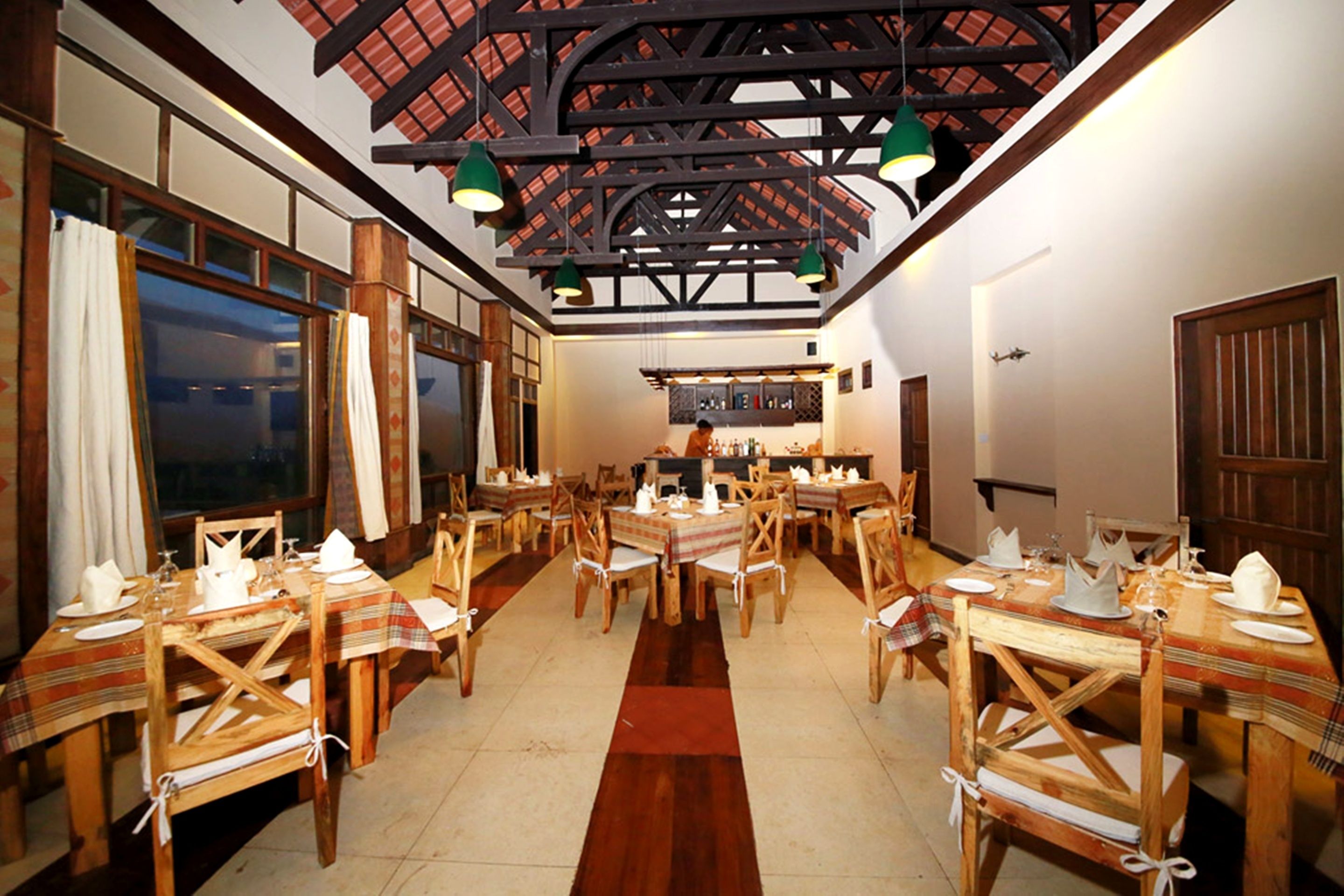 2 restaurants, breakfast, lunch served; local and international cuisine 