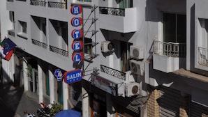 Front of property - Salim (Casablanca)
