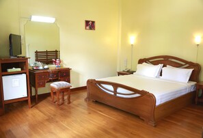 1 phòng ngủ, minibar, két bảo mật tại phòng, bàn 