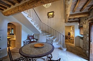 Panoramic Villa, 6 Bedrooms (Villa Cretole) | In-room dining