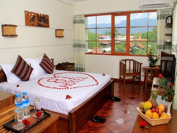 Minibar, Zimmersafe, Schreibtisch, schallisolierte Zimmer