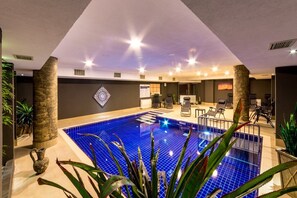 Piscina interna, piscina externa