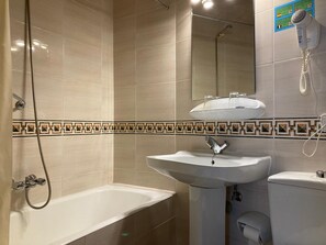 Bathroom - Condal (Salamanca)