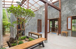 Outdoor dining - Islanda Hideaway Resort (Krabi)
