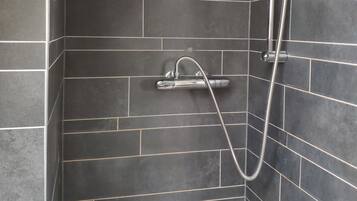 In-room safe, free WiFi