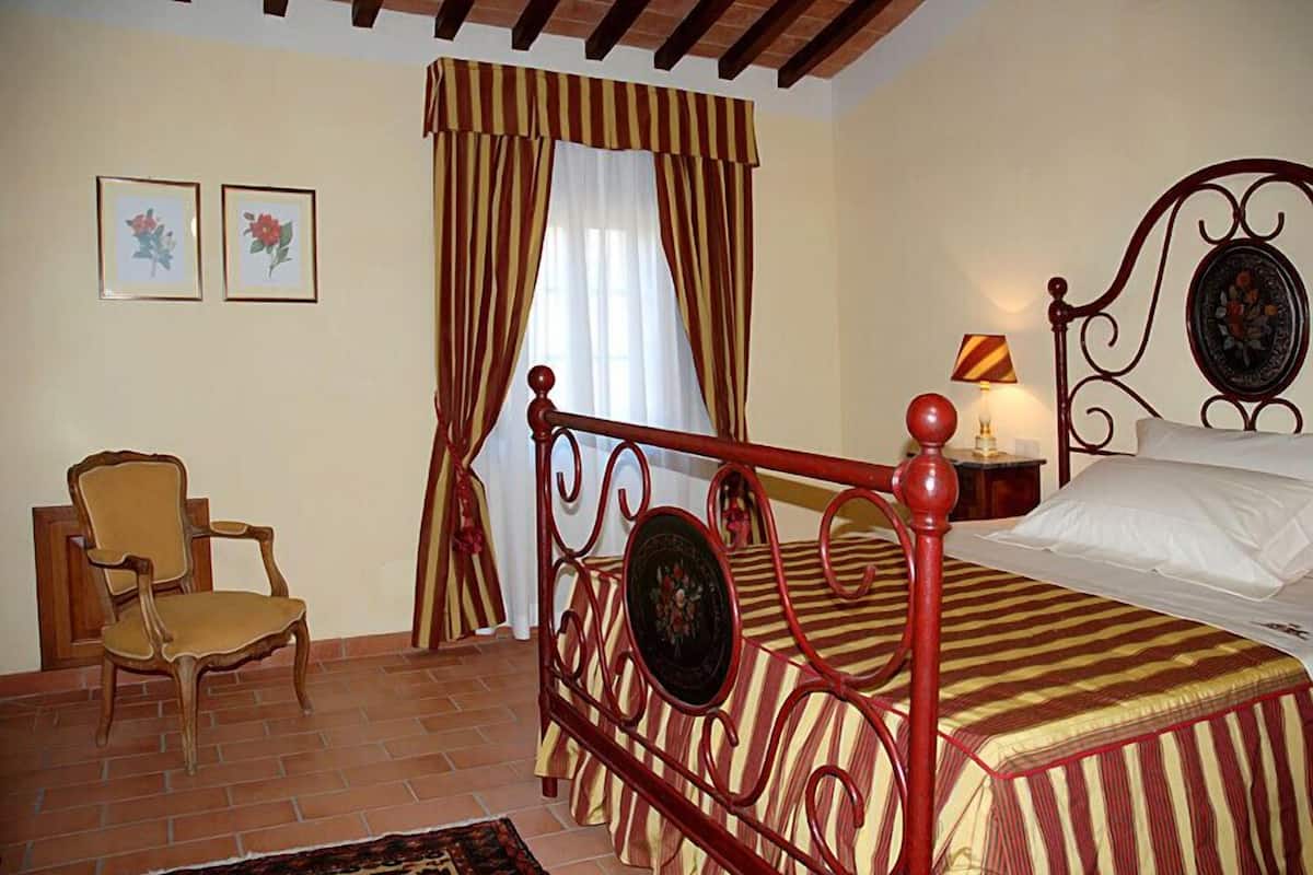 Apartamento luxo, 2 quartos | Roupas de cama premium, frigobar, berços grátis, Wi-Fi de cortesia