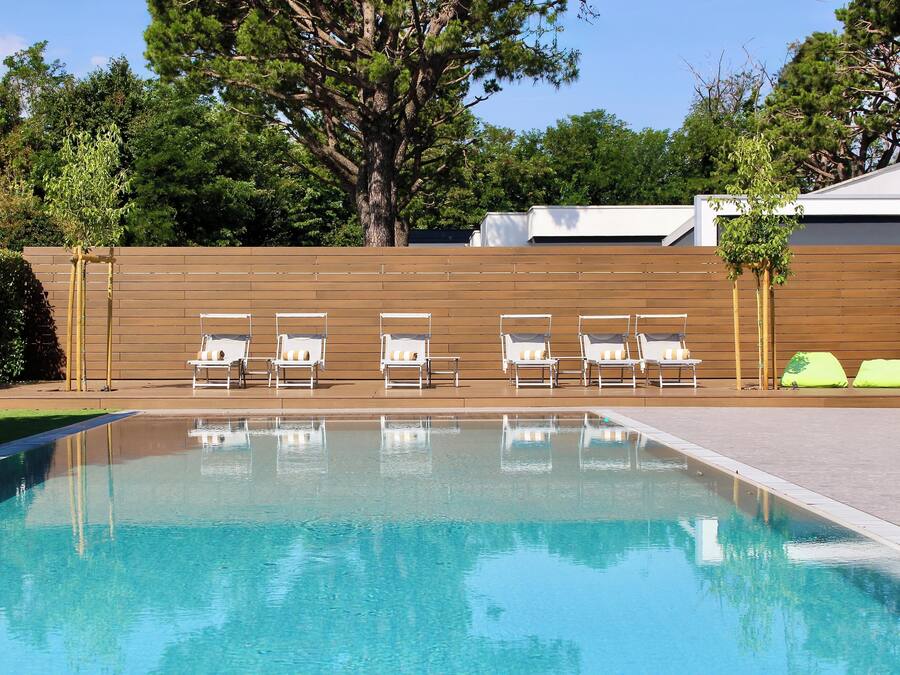 Seasonal outdoor pool, pool umbrellas, sun loungers