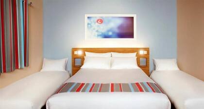 Travelodge Perth Broxden Junction