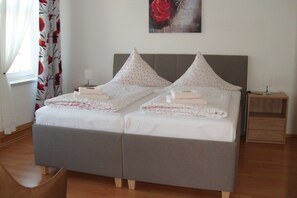 Double Room | Iron/ironing board, free WiFi, bed sheets