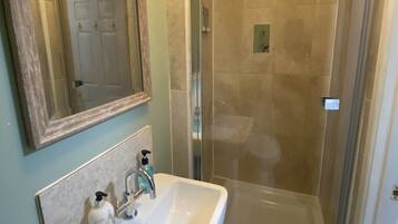 Double room with ensuite | Bathroom | Designer toiletries, hair dryer, towels, soap
