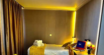 Hollybush Guest House