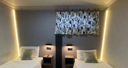 Hollybush Guest House