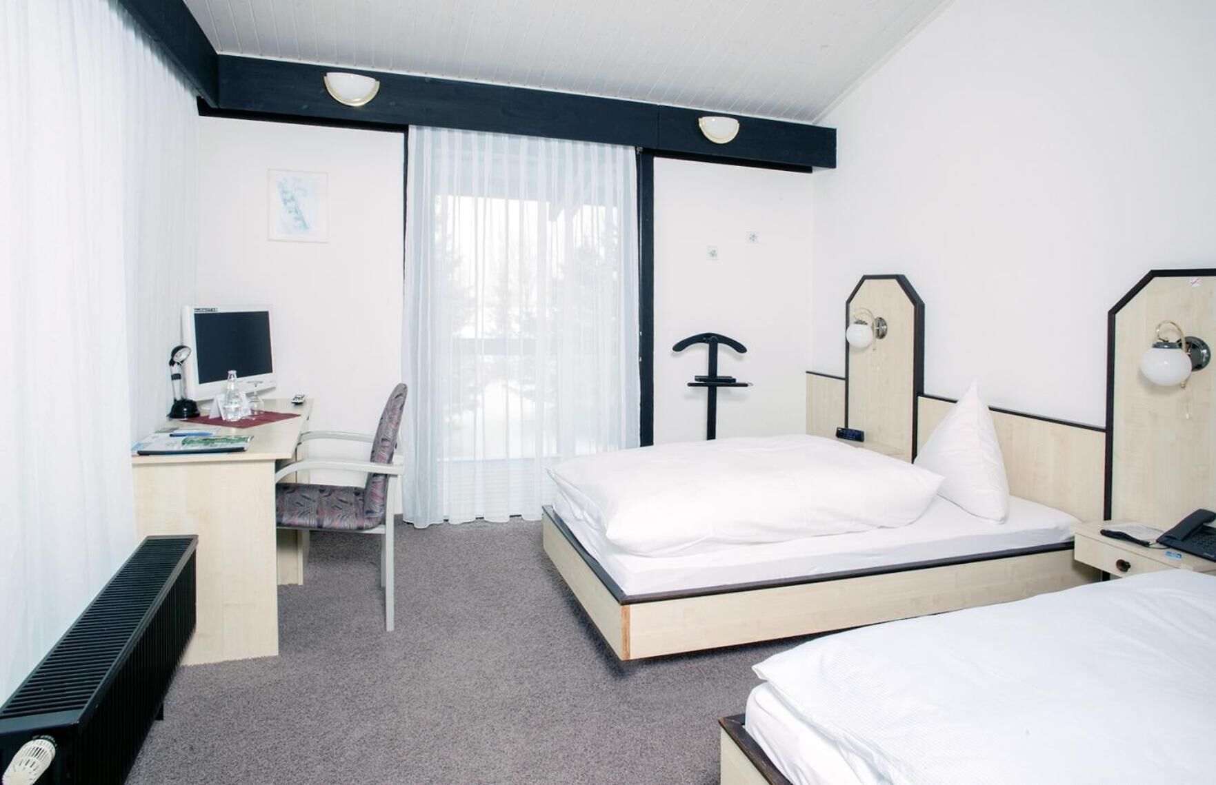 hypo-allergenic bedding, minibar, in-room safe, desk