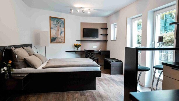 Room - Post, ZUR (Bonn)