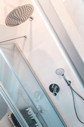 Bathroom - Post, ZUR (Bonn)
