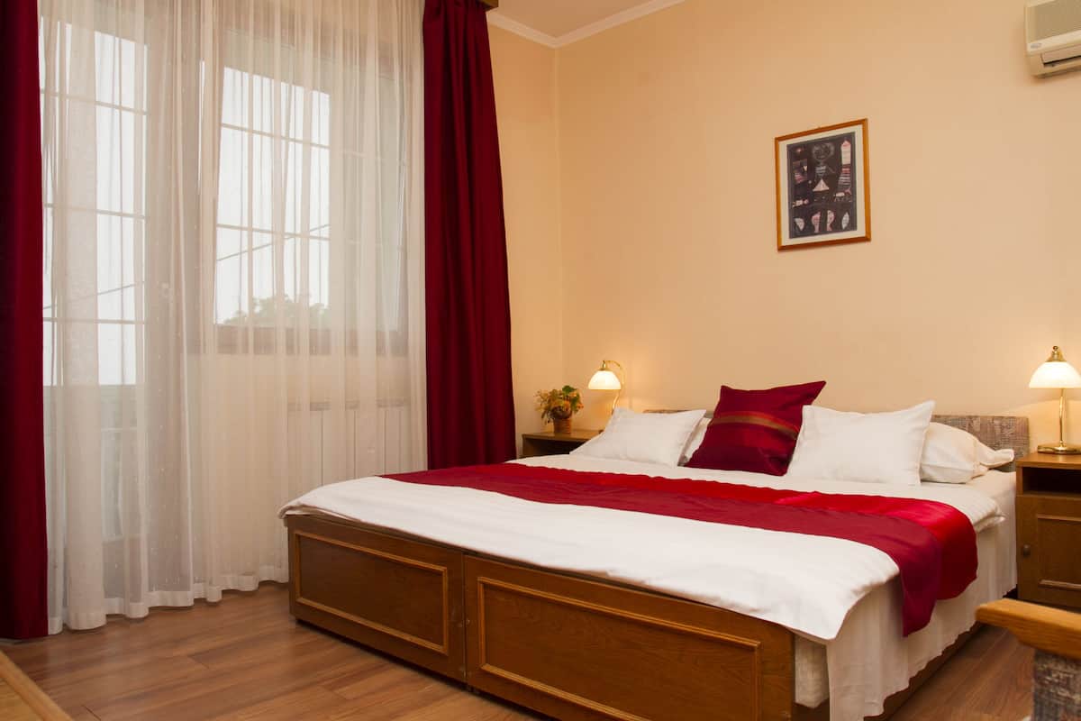 Superior tweepersoonskamer, balkon | Een minibar, geluiddichte muren, gratis wifi, beddengoed
