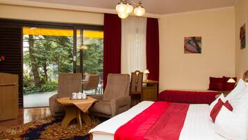 Minibar, soundproofing, free WiFi, bed sheets