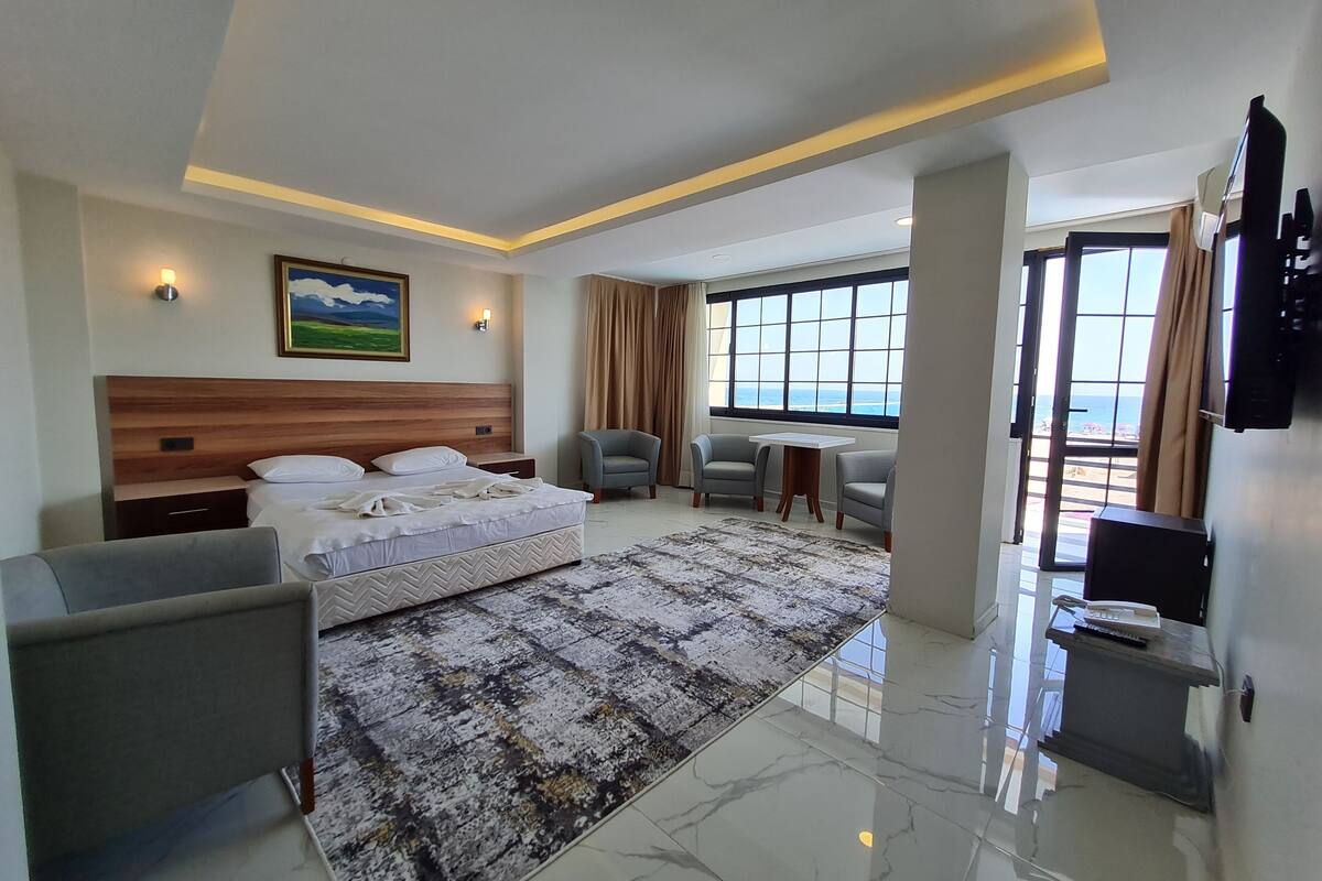 Business Suite, Multiple Beds, Sea View | Premium bedding, minibar, WiFi (free)