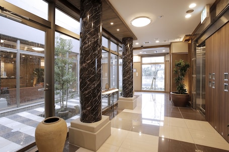 Hallway. Hotel Sunoak Kashiwanoha