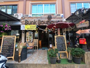 Front of property - Bunk Boutique Hostel Chiangmai (Chiang Mai)