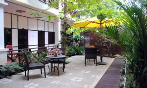 Terrace/patio - Suksavanh River Hotel (Vientiane)
