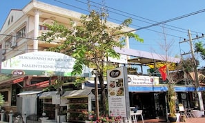 Front of property - Suksavanh River Hotel (Vientiane)