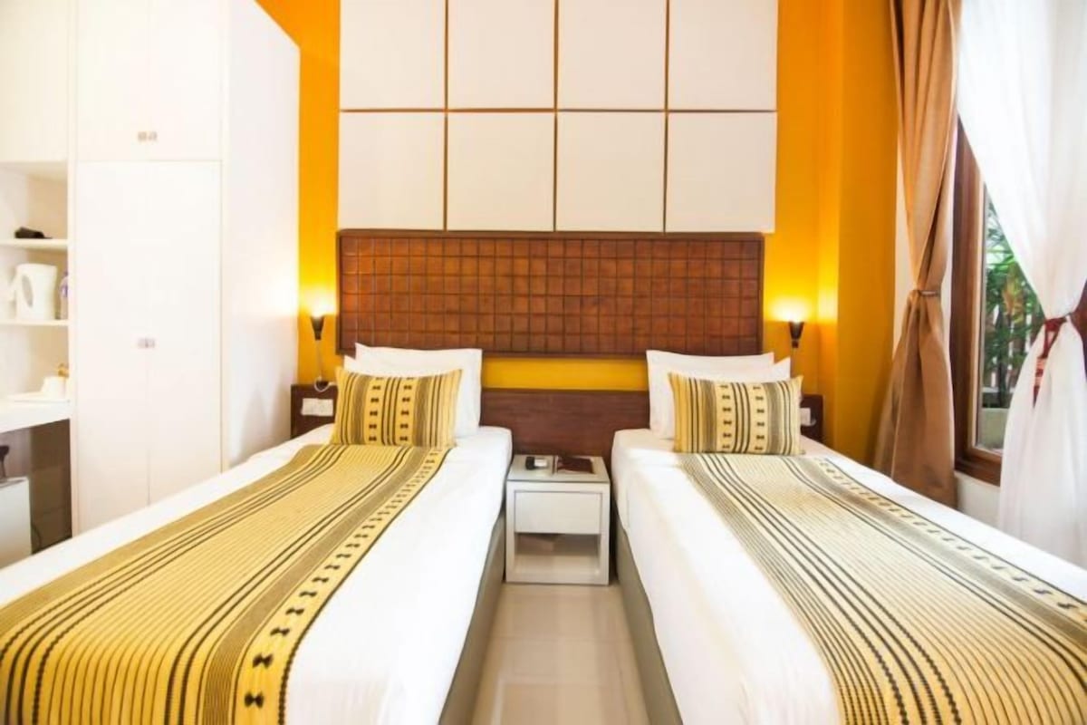 Minibar, laptop workspace, iron/ironing board, free WiFi