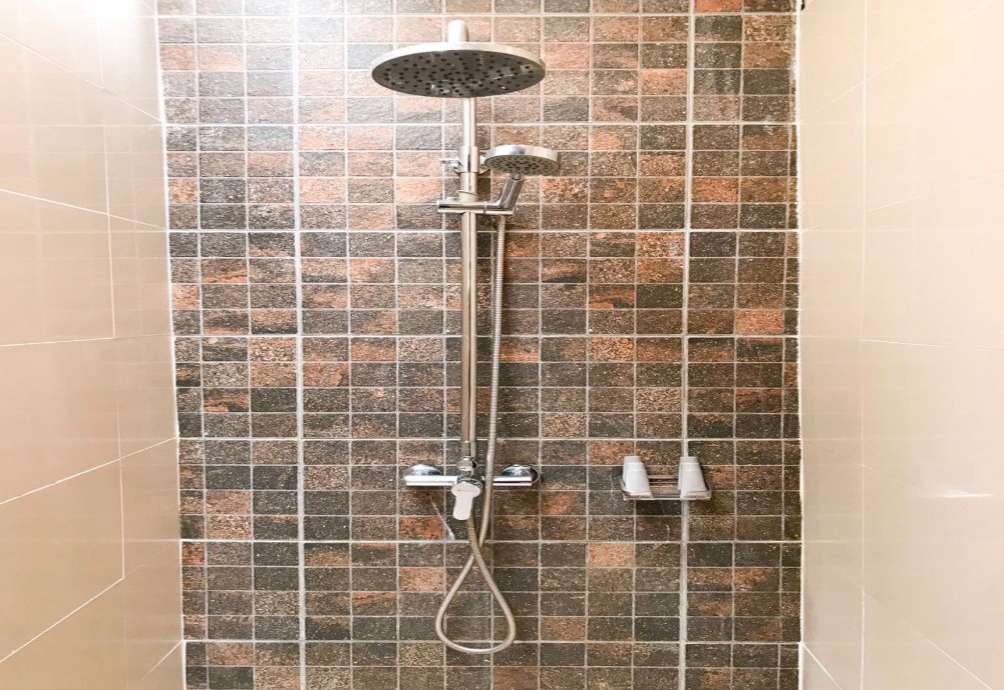 shower, free toiletries, towels