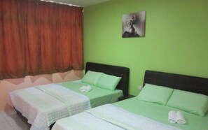 Deluxe Family Room | Iron/ironing board (on request), rollaway beds (surcharge), WiFi (free) - Best Seven Motel (Langkawi)