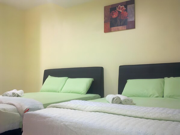 Iron/ironing board, rollaway beds, free WiFi - Best Seven Motel (Langkawi)