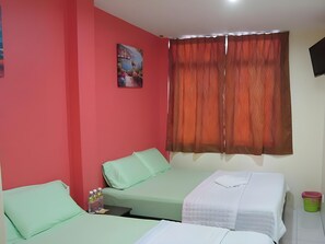 Iron/ironing board, rollaway beds, free WiFi - Best Seven Motel (Langkawi)
