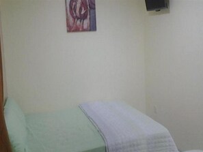 Iron/ironing board, rollaway beds, free WiFi - Best Seven Motel (Langkawi)