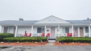 Unclassified image, 5 of 18, button - Sun and Surf Motel (Hampton)