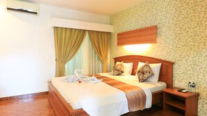 Kamar Superior | Meja kerja, tempat tidur lipat/tambahan, Wi-Fi gratis, dan seprai linen