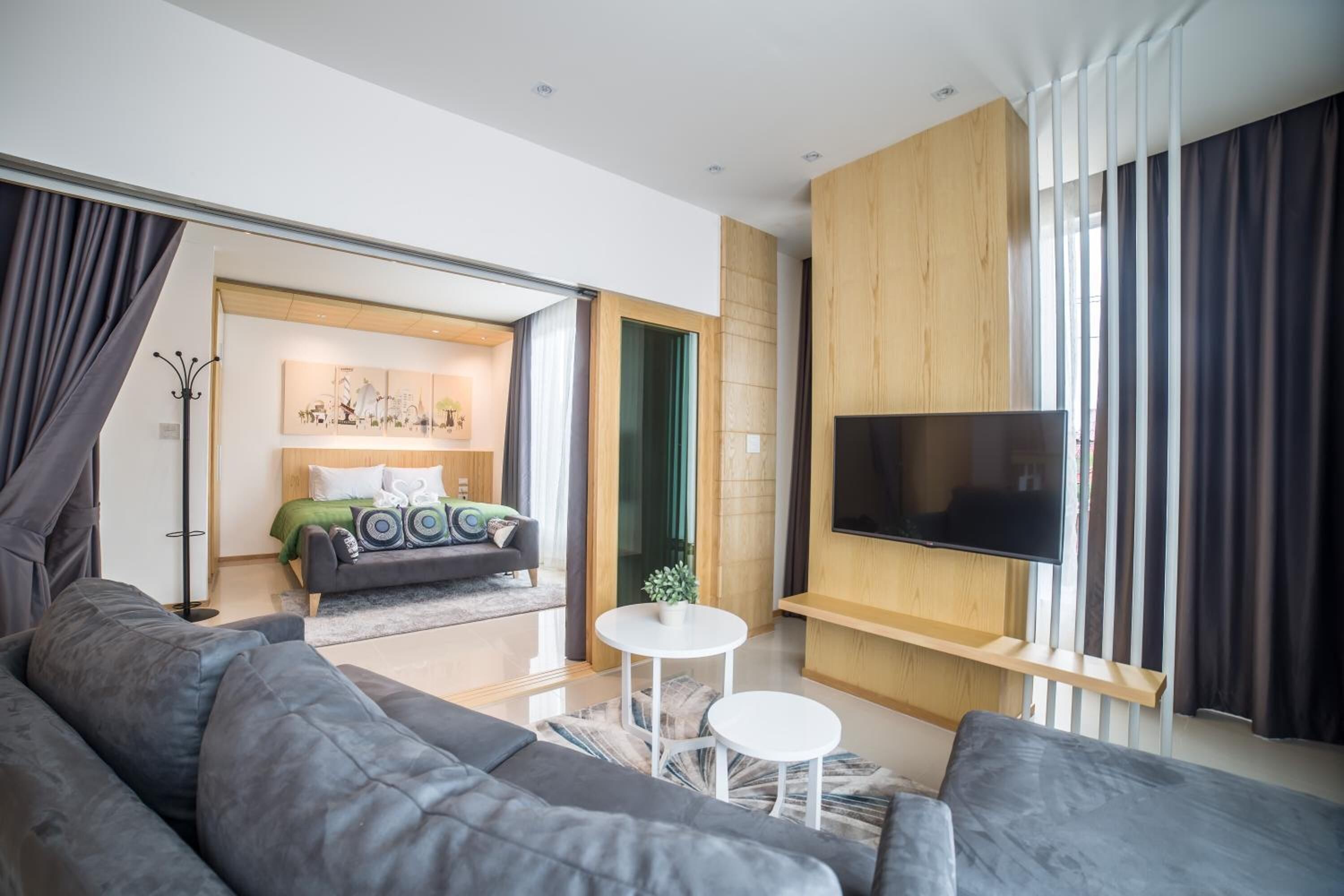 Televisi LCD 32-inci dengan saluran TV digital dan TV