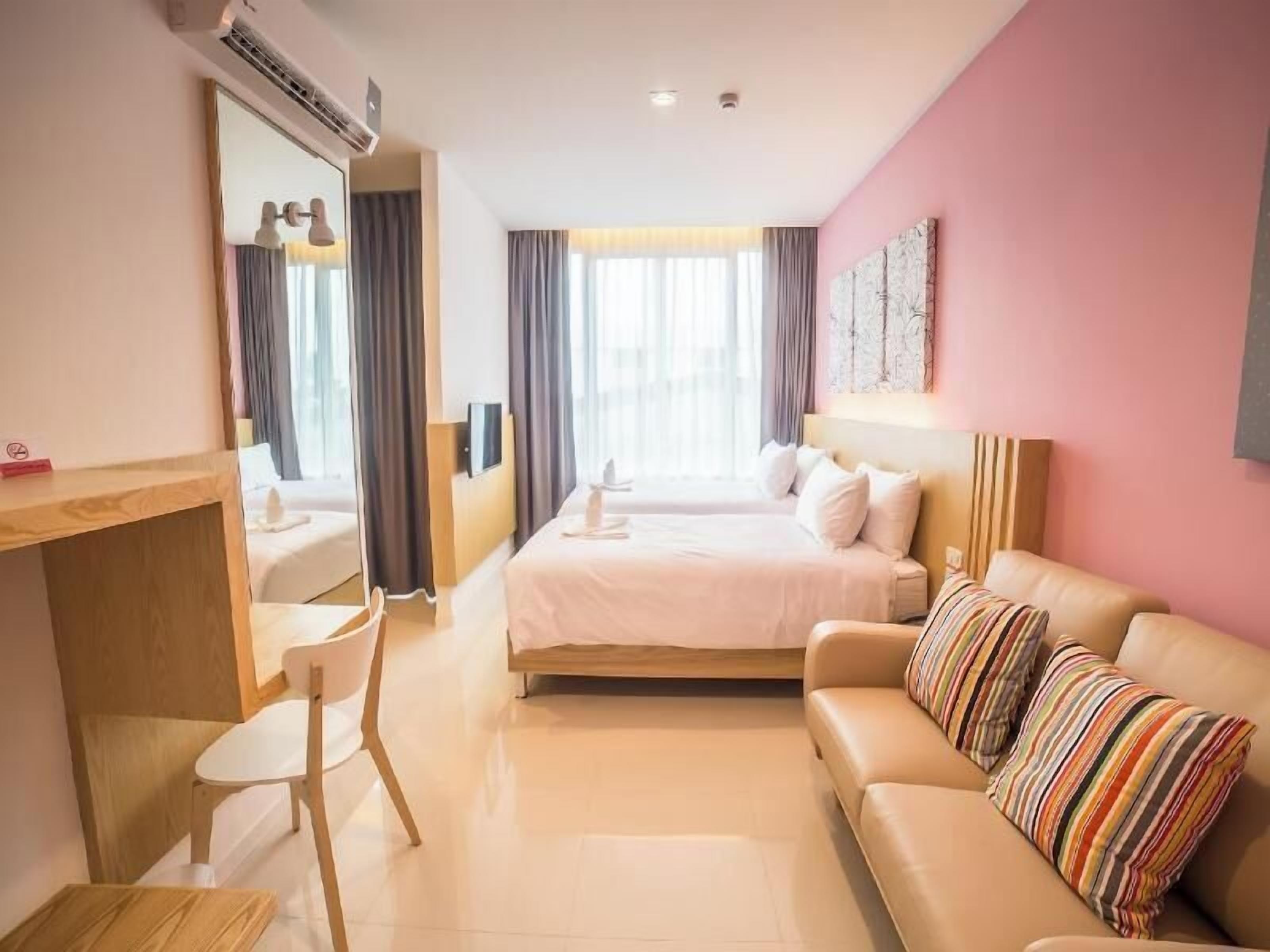 Minibar, blackout curtains, free WiFi, bed sheets