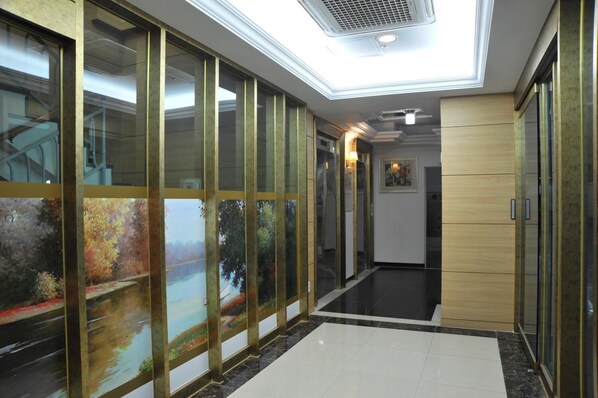 Interior - Palace Tourist Hotel (Gwangju)