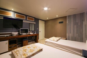 Triple Room | Premium bedding, free WiFi