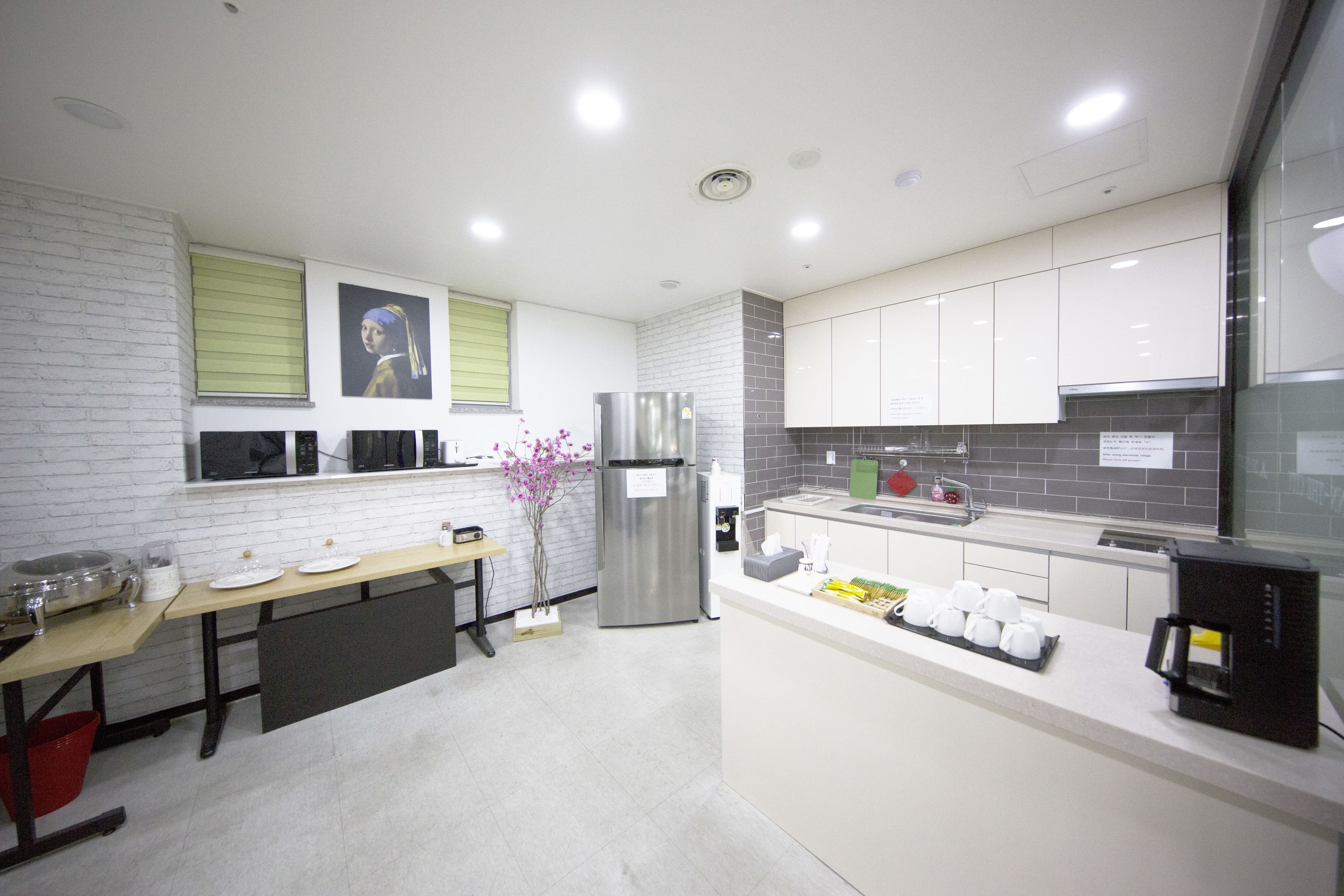 Fridge, electric kettle