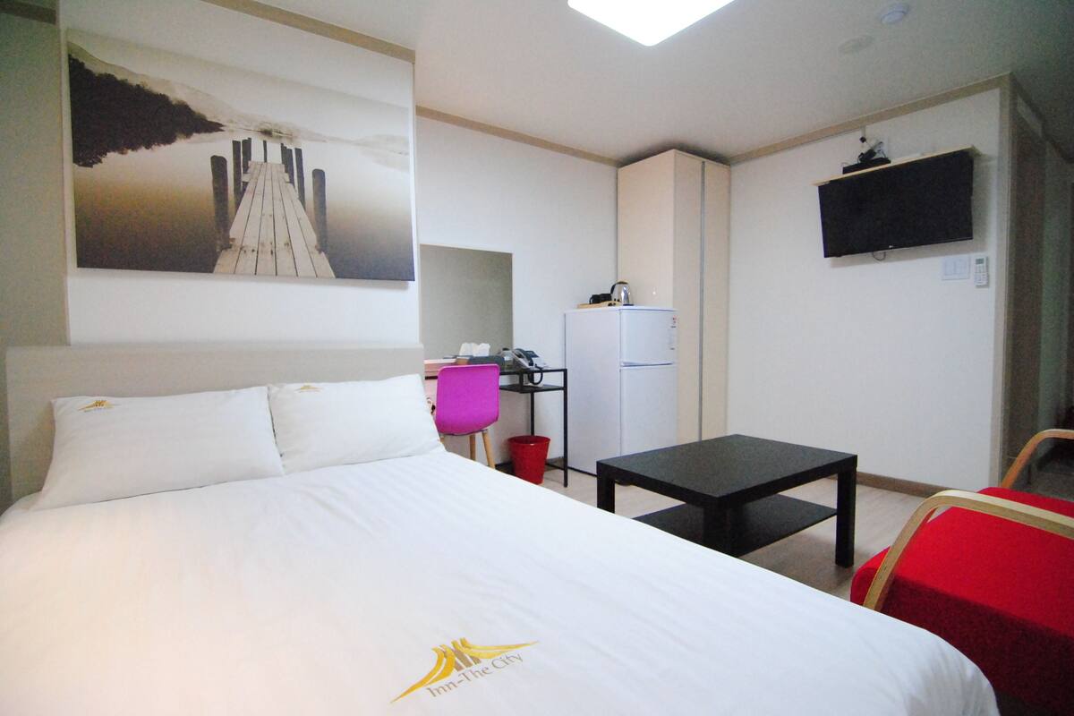 Business Double Room, 1 Double Bed (No Parking) | 책상, 무료 WiFi
