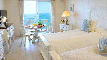 Twin Room, Non Smoking, Ocean View (Corner, For 1-2 people, 33sqm) | In-room safe, individually decorated, individually furnished, desk