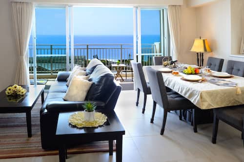 尊榮客房, 1 張特大雙人床, 非吸煙房, 海景 (For 1-2 people, 55sqm) | 起居區 | 電視